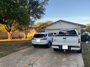 201 Bluebird Cir, Denton, TX 76209