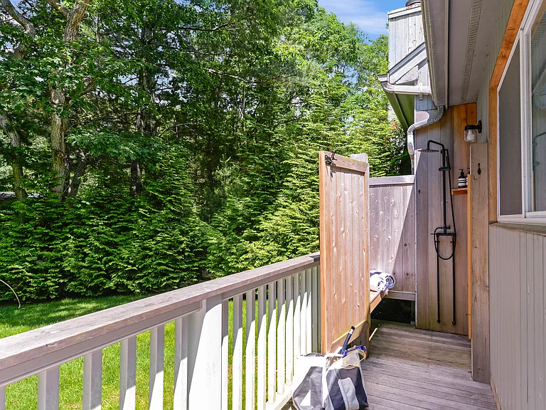 44 Montauk Ave — Photo 14