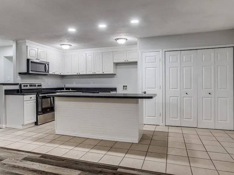 5532 Gibson Dr — Photo 5