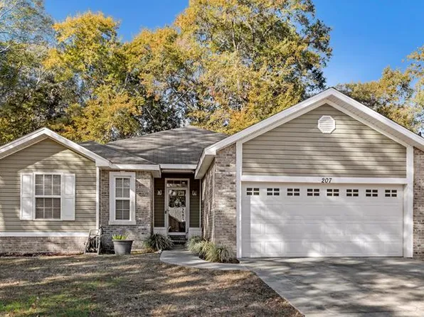 207 Primrose Dr, Dothan, AL 36303