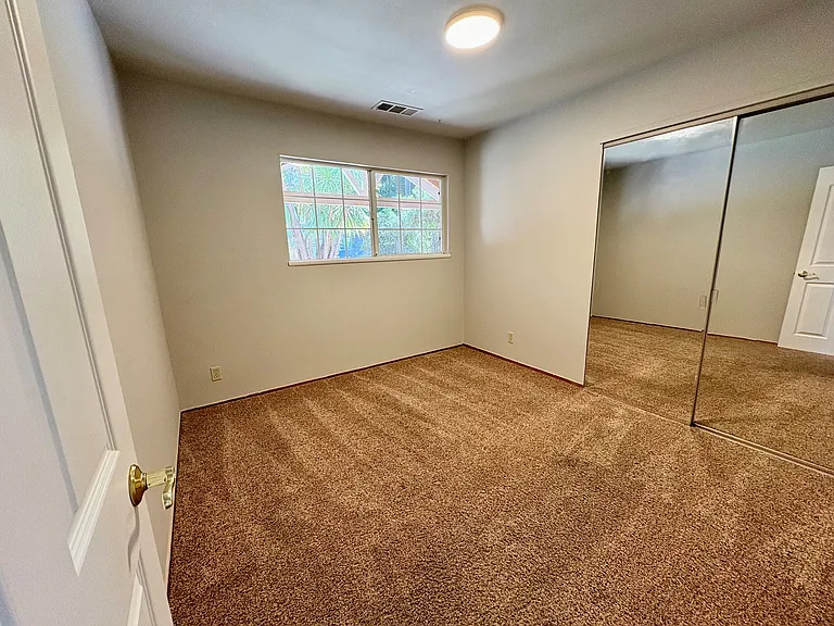 1160 Santa Lucia Dr — Photo 10