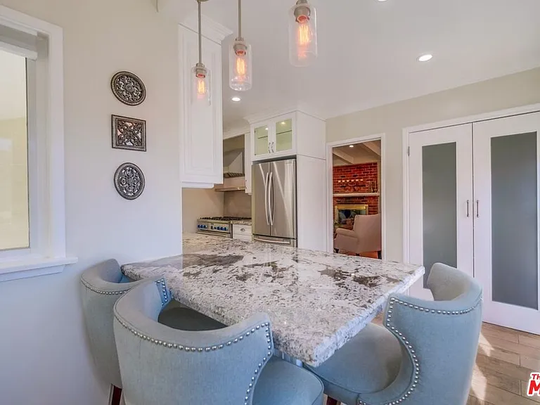21447 Providencia St — Photo 27