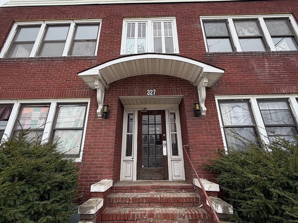 1st image of 327 Main St APT 4