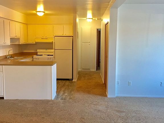 3rd image of 1573 S Congress St APT 3