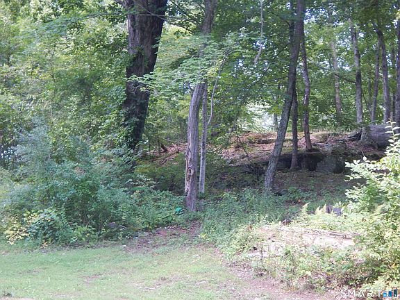 5th image of 128 Toddy Hill Road