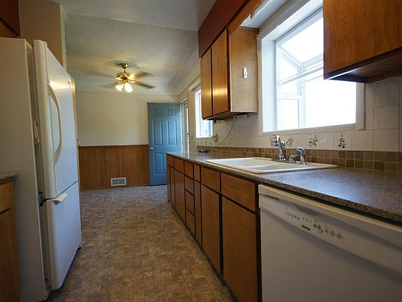 4th image of 1743 Avenue D