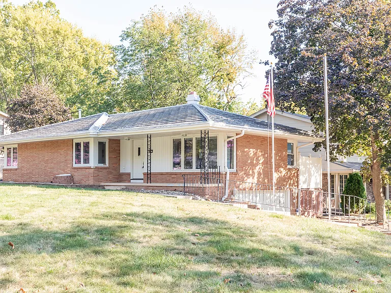 6522 Lincoln Ave — Photo 1