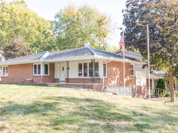 6522 Lincoln Ave, Windsor Heights, IA 50324