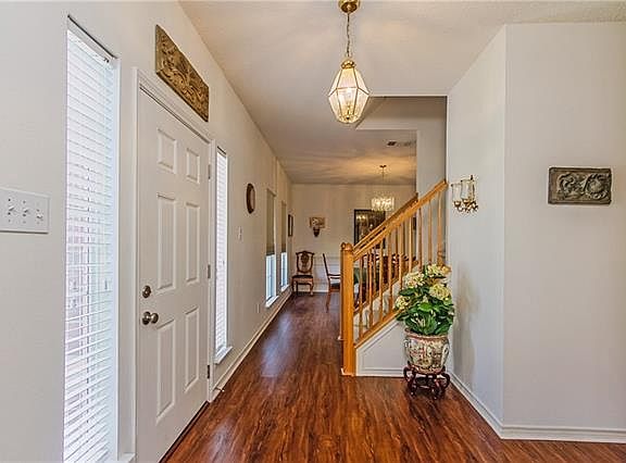 3rd image of 2102 Oak Meadow Cir
