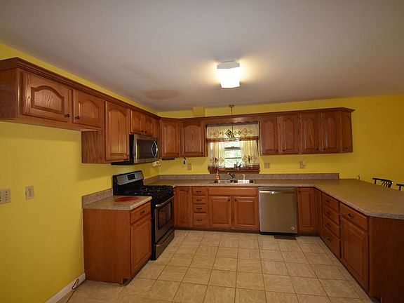 2nd image of 49 Glendale Dr