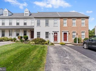 2853 Woodmont Dr, York, PA 17404