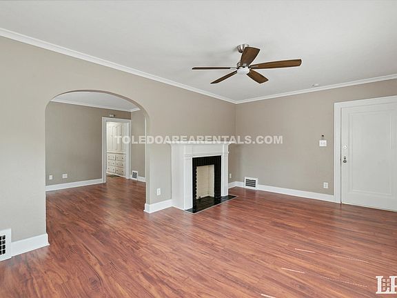 4th image of 2030 Wyndhurst Rd