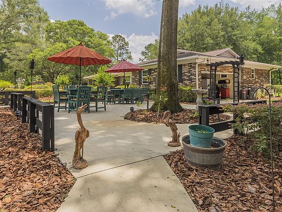 Furnished Outdoor Living Space