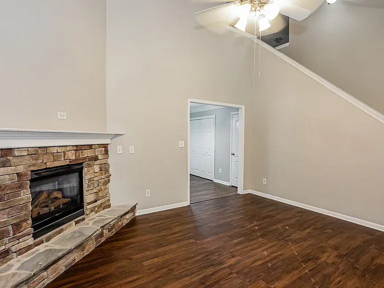 734 Ablow Dr — Photo 6