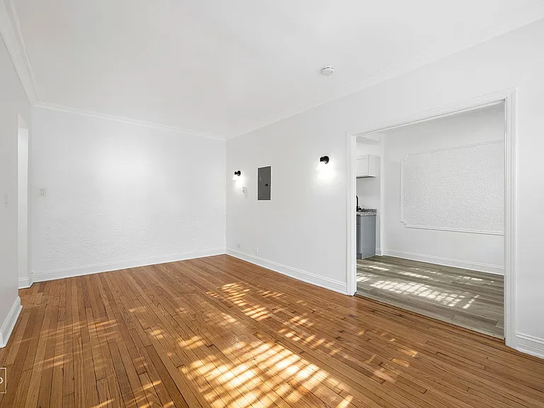 7903 S Luella Ave — Photo 16