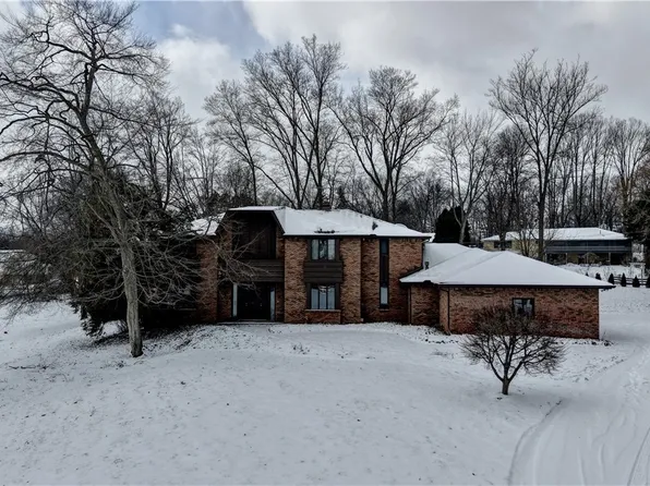 808 47th St NE, Canton, OH 44714