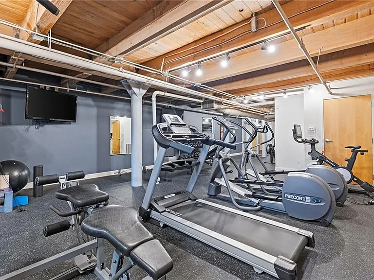 700 Broadway Blvd #508 — Photo 21