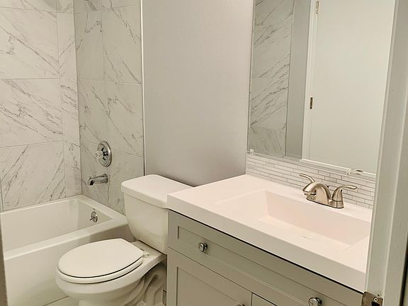 Master full bathroom