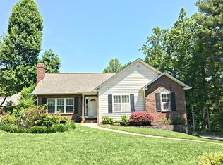 1605 9th Street Pl SE, Hickory, NC 28602