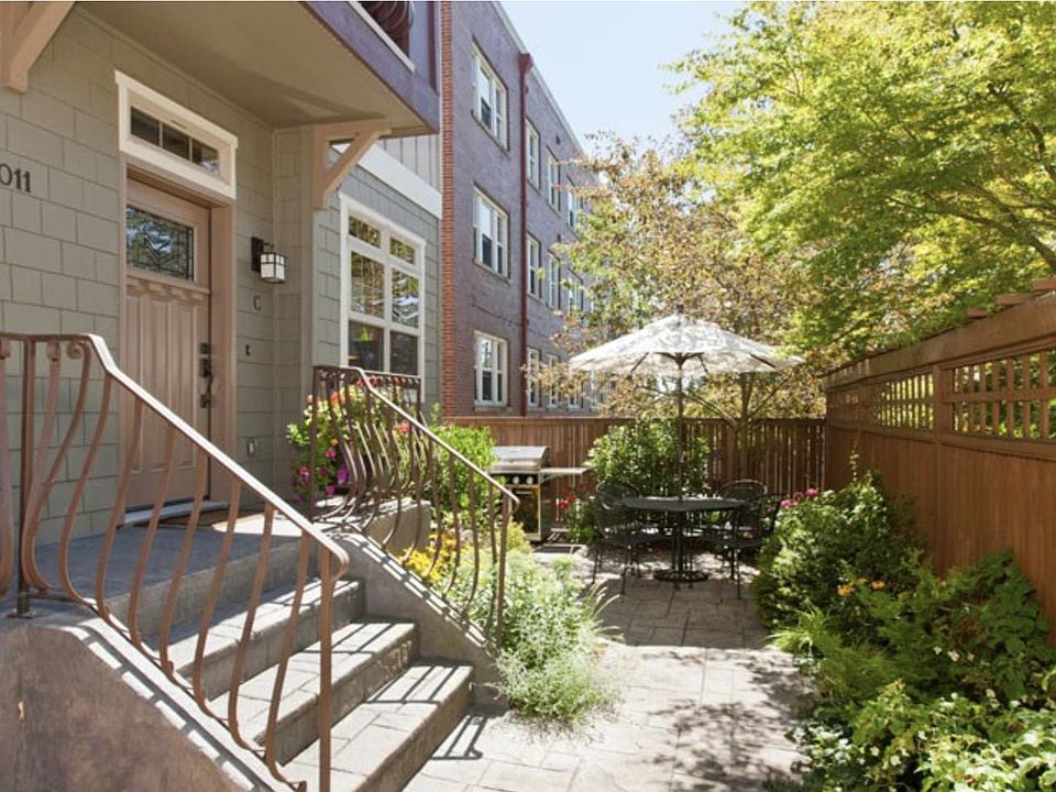 unit is very private and tucked away from street