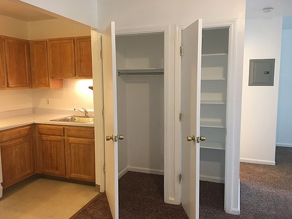 5th image of 833 Courtlandt Ave APT 2