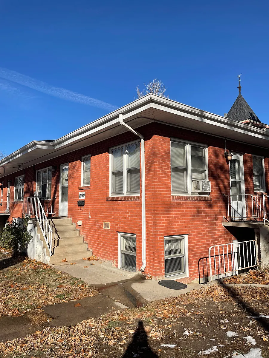 Building Photo - 1028 13th Ave