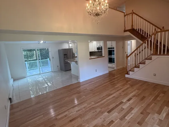 40 Poquanticut Ave, North Easton, MA 02356