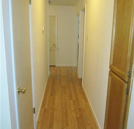 4th image of 4235 Brisbane Cir