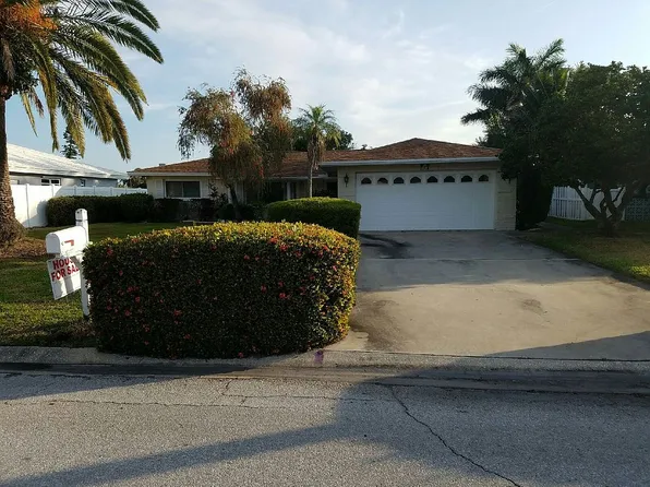 8 Island Dr, Treasure Island, FL 33706