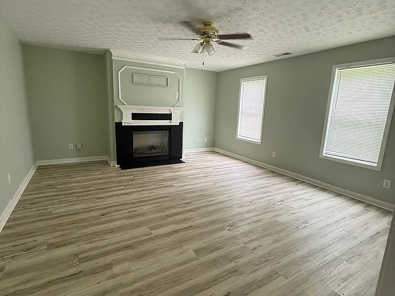 755 Tara Bnd — Photo 10