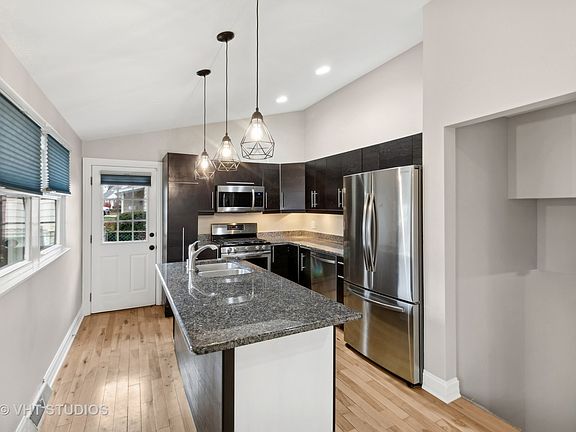 5th image of 444 Diane Dr