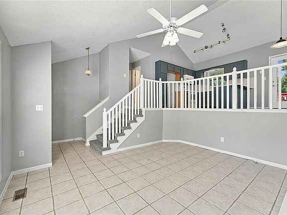 5th image of 2108 SW Sterling Dr