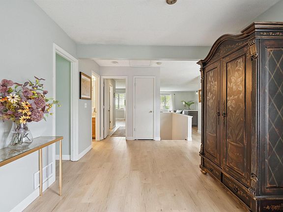 3rd image of 3111 Parkwild Dr