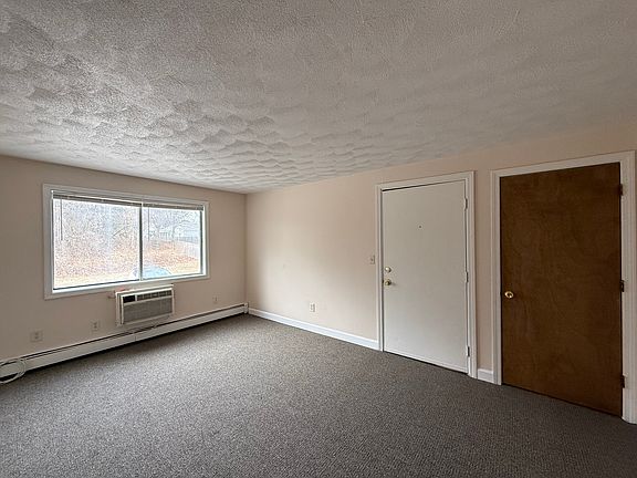 4th image of 187 Hatton St APT 4