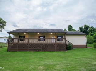 1735 Lively Rd, Maryville, TN 37801