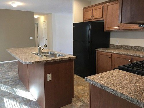 3rd image of 13326 Pinewood Dr