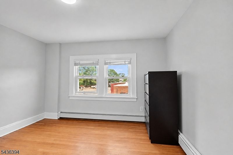 1st image of 62 Vreeland Ave
