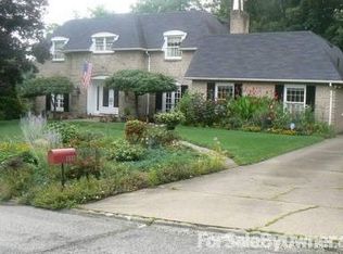 1811 Rolling Hills Rd, Charleston, WV 25314