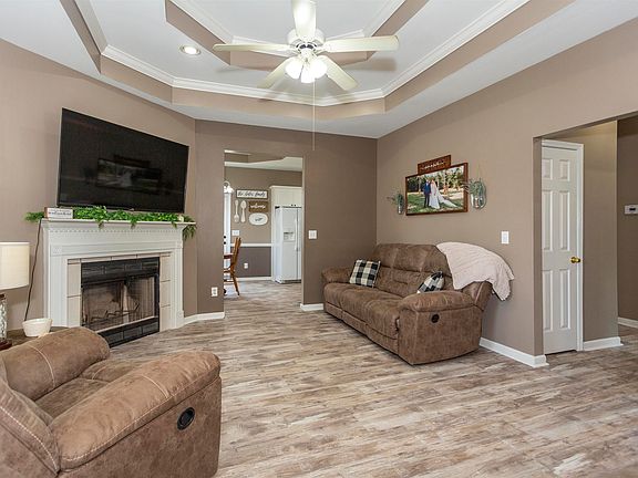 5th image of 7591 Spencer Ln