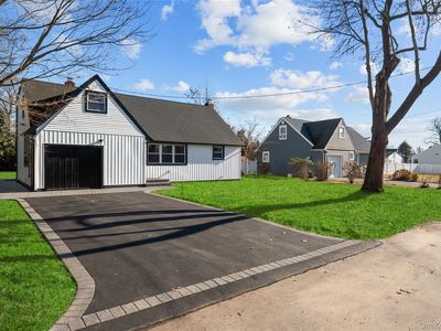 22 Guilette Place, Amityville, NY, 11701
