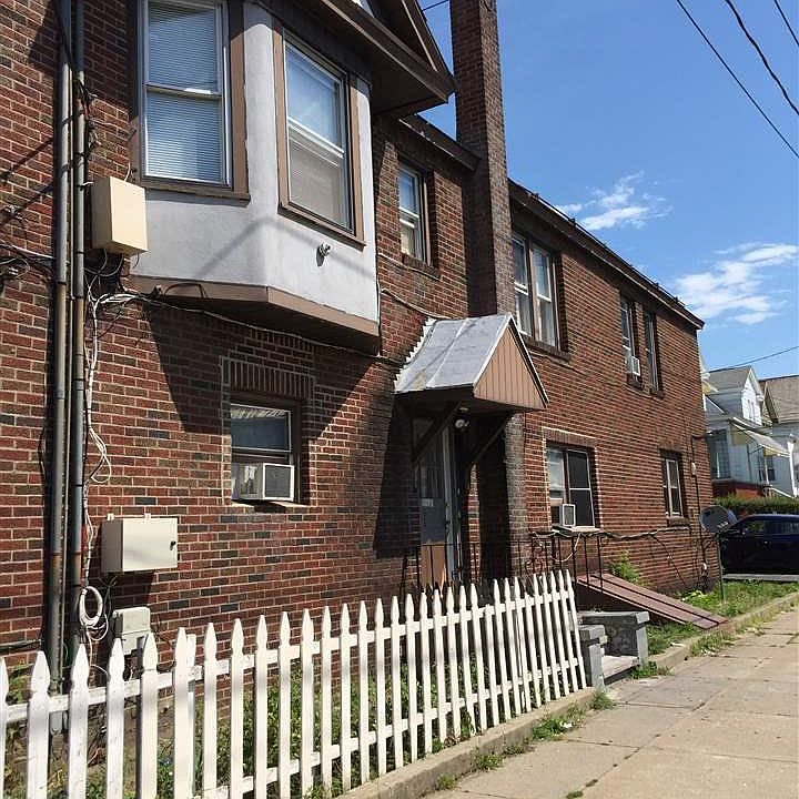 2nd image of 1091 CONGRESS Street