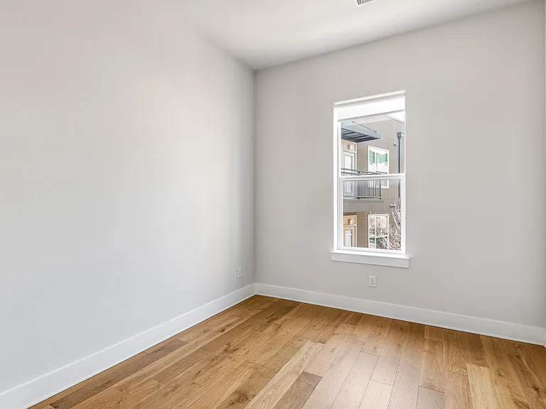 381 E Greenbriar Ln #401 — Photo 23
