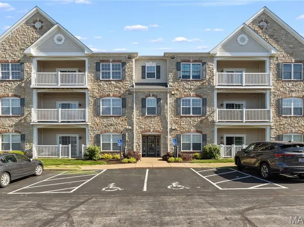 1 Monarch Trace Ct APT 303, Chesterfield, MO 63017