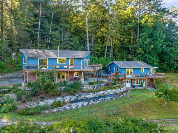 280 Scarlet Oaks Dr, Etowah, NC 28729