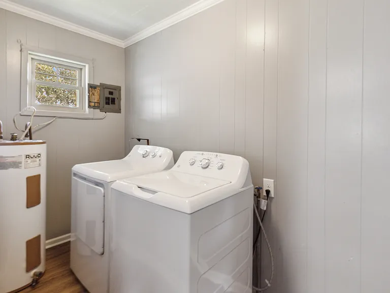 319 W Railroad St — Photo 11