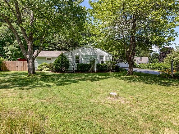 2nd image of 28 Meadow Wood Dr