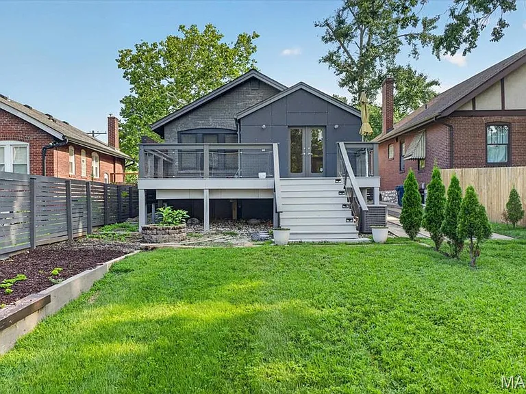 7122 Nashville Ave — Photo 40
