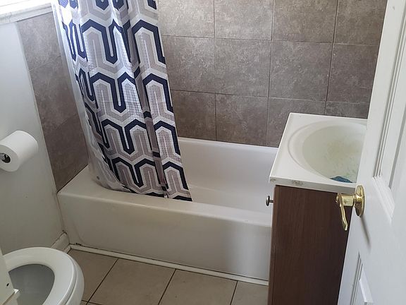 2nd image of 4398 Acoma St