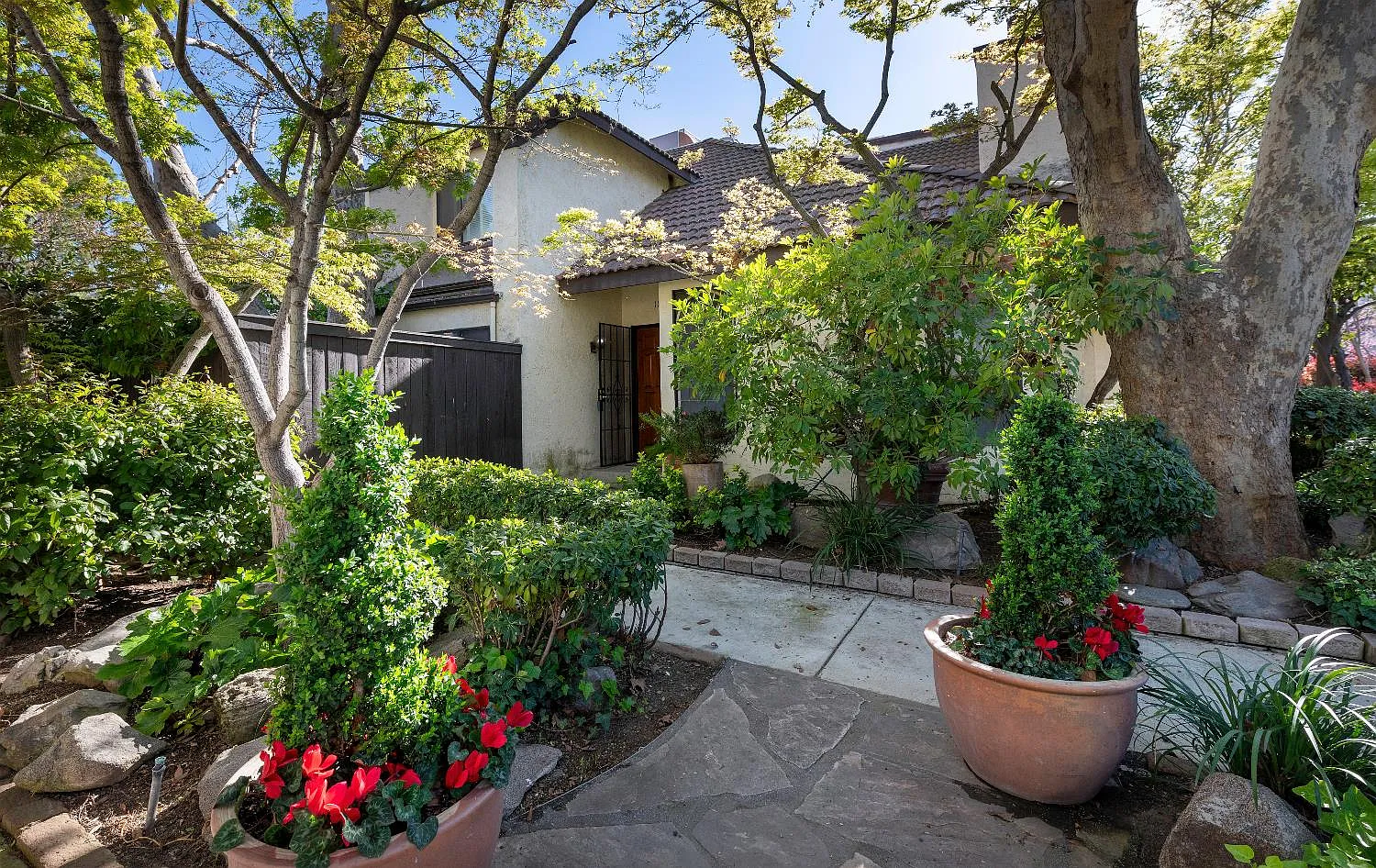 2890 E Huntington Blvd #110 photo 1