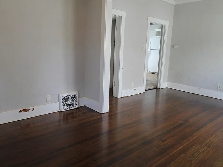 4714 S 19th St — Photo 3